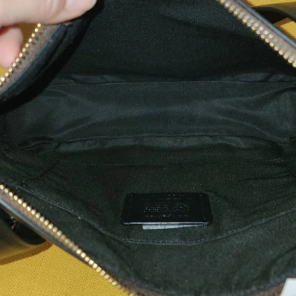 Coach Set - Picture 8 of 9